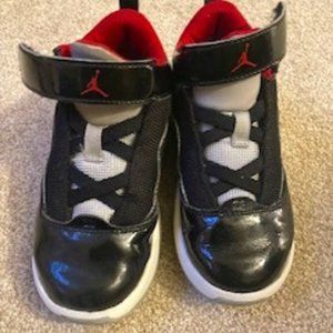 Step Up Your Kid's Style with Jordan Velcro Sneakers in Size 11 - Good Condition